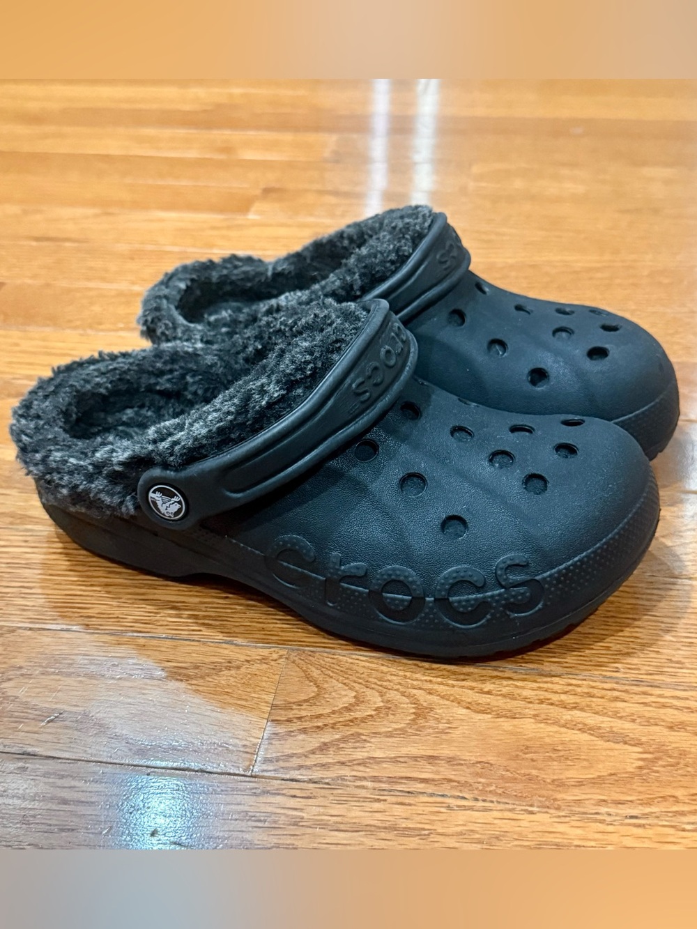 Crocs Women’s 6 Men’s 4 Baya Lined Clogs Black Fuzzy Fleece Winter Shoes Slip On
